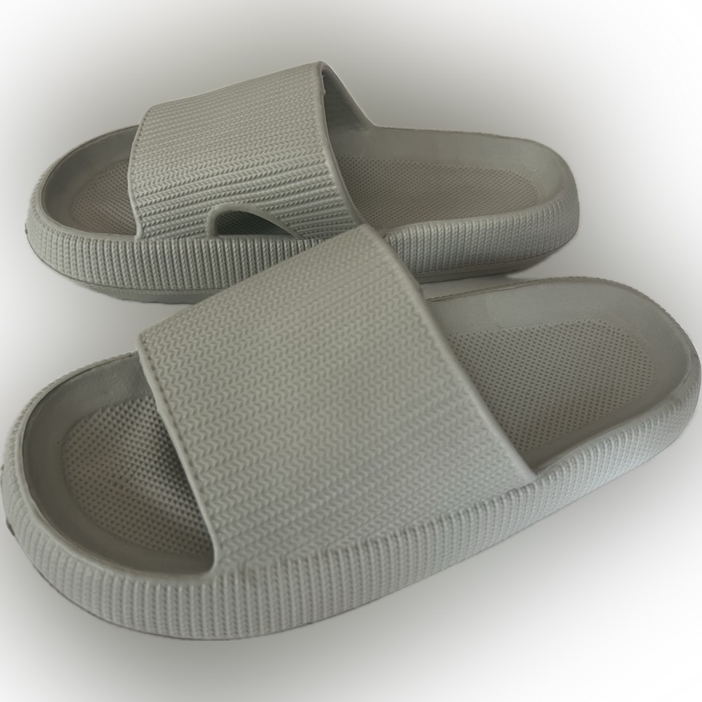 🛍️ 3/$15 Foam Cushion Slides Cloud Slippers Unisex 38/39 men’s 6/7 women’s 7/8